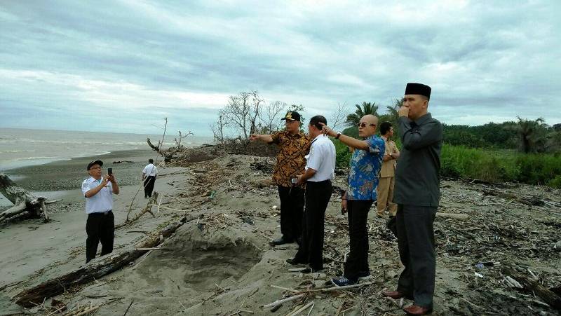 Wagub dan Wabup Tinjau Pantai Mangkudum