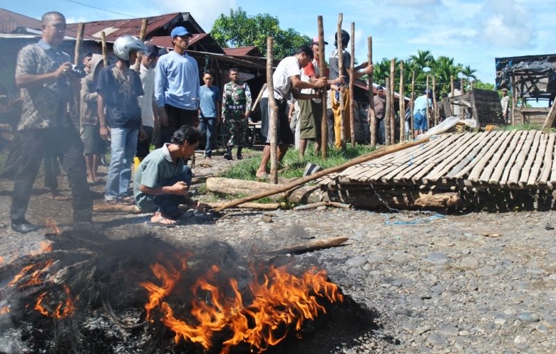 Pagar Pasar Tais Dicabut