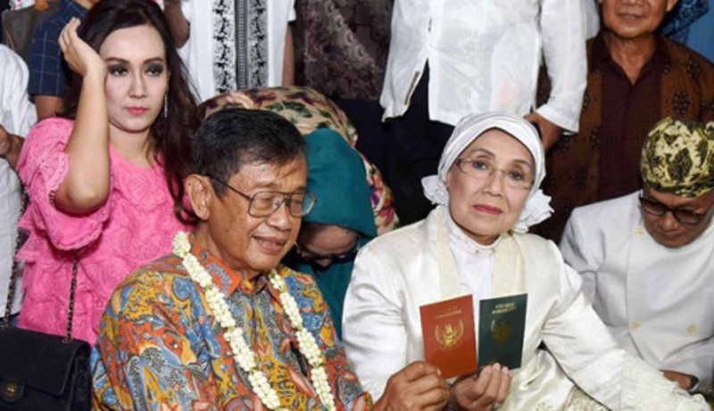 Oh Cinta…Senyum Genit Campur Manja Nani Widjaja