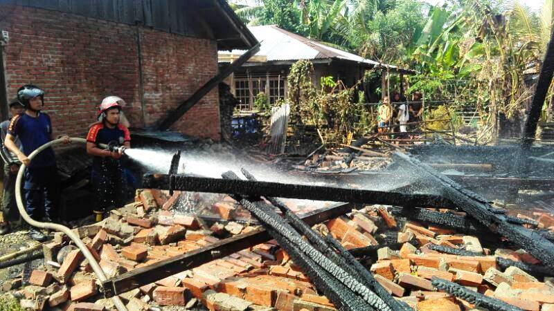 Rumah Warga Kedurang Ilir Ludes