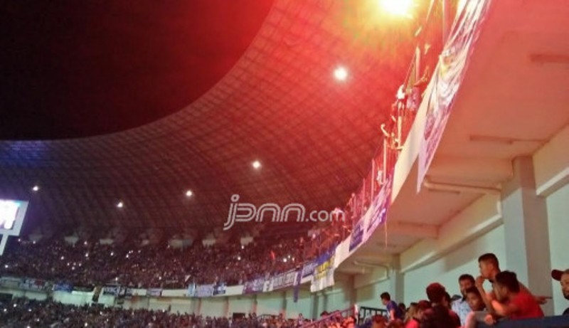 Persib dan Persebaya Kena Denda Paling Besar