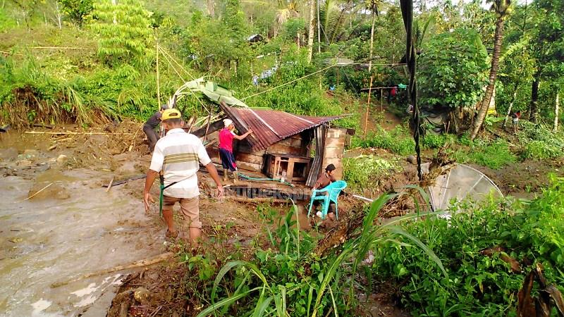 Sedang Tidur, Rumah Terseret Banjir Bandang