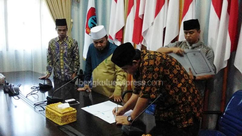 Tandatangani NPHD, KPU dan Pemkot Bengkulu Siap Laksanakan Pilwakot 2018