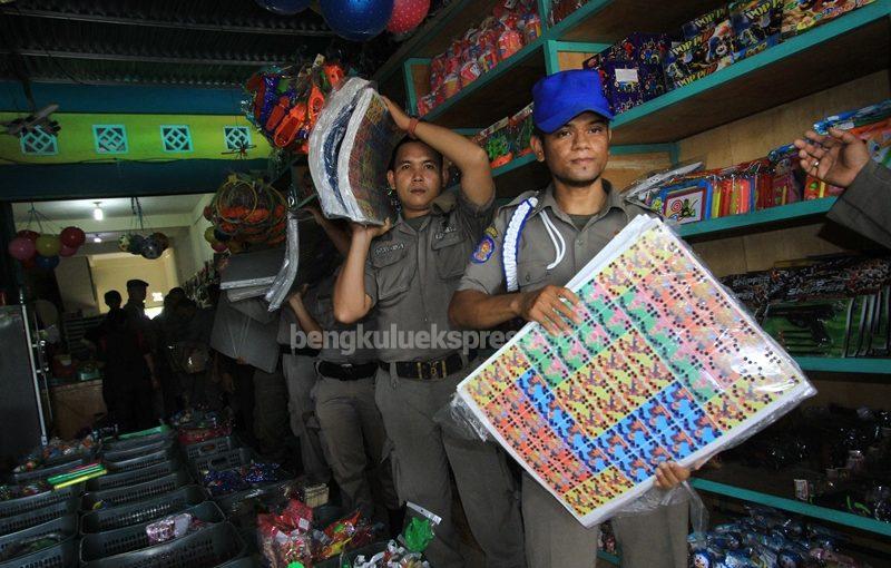 Waspada! Judi ‘Racuni’ Murid SD, Seribu Lembar Alat Judi Disita