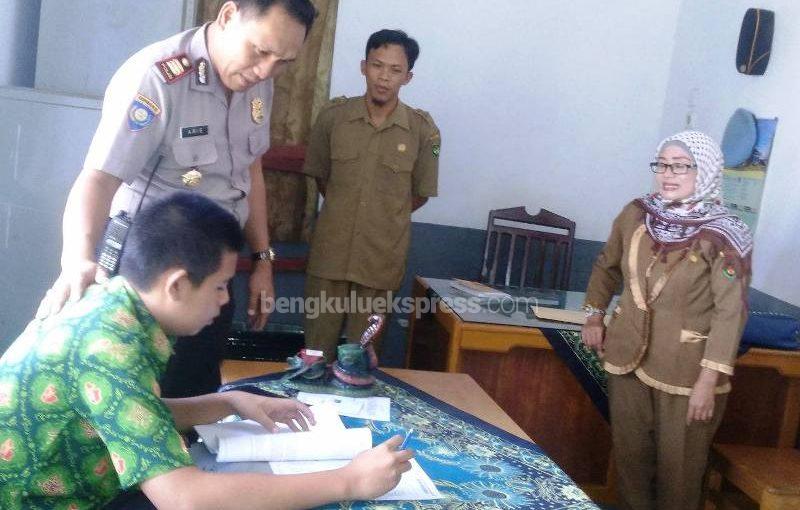 Memantau 3 Siswa yang Ikut UN SMP di Rutan Manna