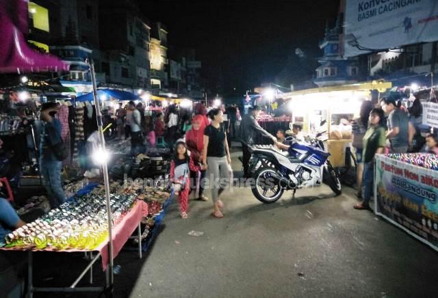 Jalan Soeprapto Bengkulu Dipadati PKL