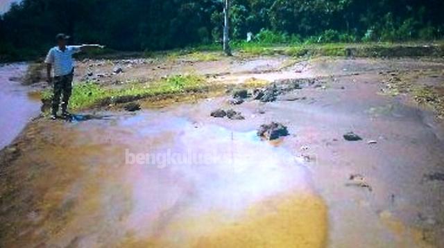 Banjir Rusak Kolam dan Puluhan Hektar Sawah