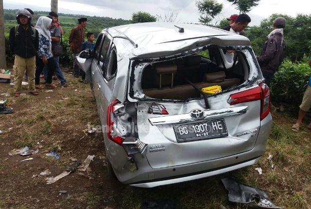 Kecelakaan Beruntun, Empat Mobil Ringsek
