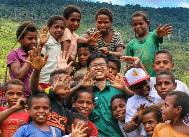 Anak Bengkulu Mengajar Sukarela di Pedalaman Papua Tinggalkan Karir, Demi “Mutiara” Papua