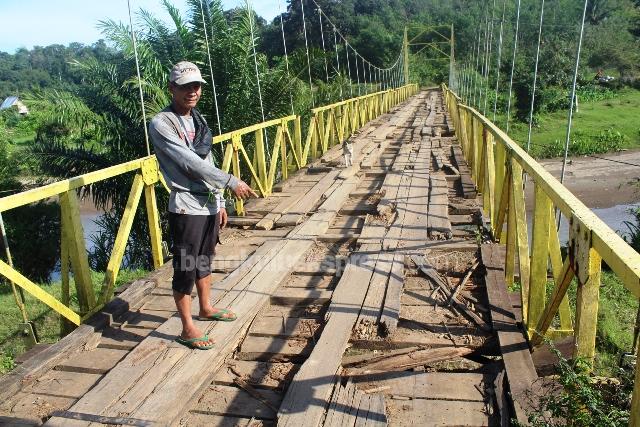 Jembatan Tanjung Raman Ancam Keselamatan