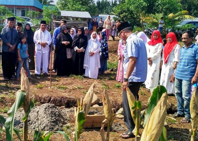 Peletakkan Batu Pertama Masjid Desa Tangga Batu, Sudirman Ail Ajak Masyarakat Membangun Bersama