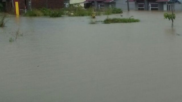 Banjir Parah, Jalan Lintas Tais-Sukaraja Macet Total