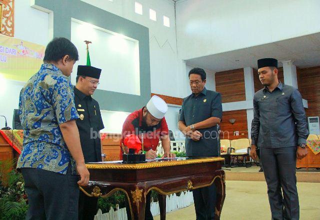 Gubernur Bengkulu Serahkan Balai Metrologi ke Pemkot