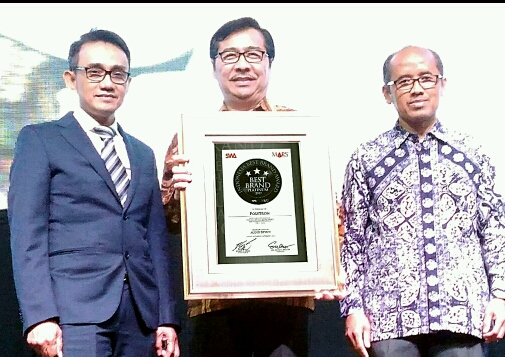 Polytron RaihPlatinum di Indonesia Best Brand Award 2017