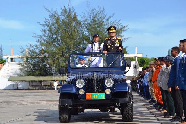 Kapolda Bengkulu Jadi Inspektur Upacara HUT TNI 72 di Bengkulu