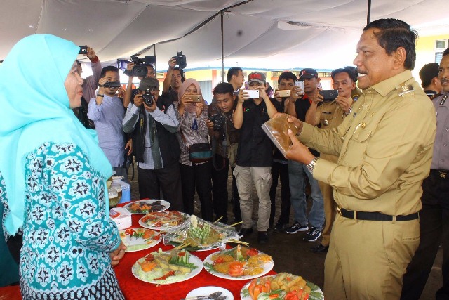 Bupati Mian Bangun  RM Khusus Menu Ikan