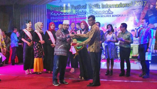 Sukses, Penutupan Festival Batik Internasional Berlangsung Meriah