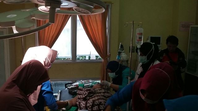 Didorong ke Jurang,  Ibu Lima Anak Terluka