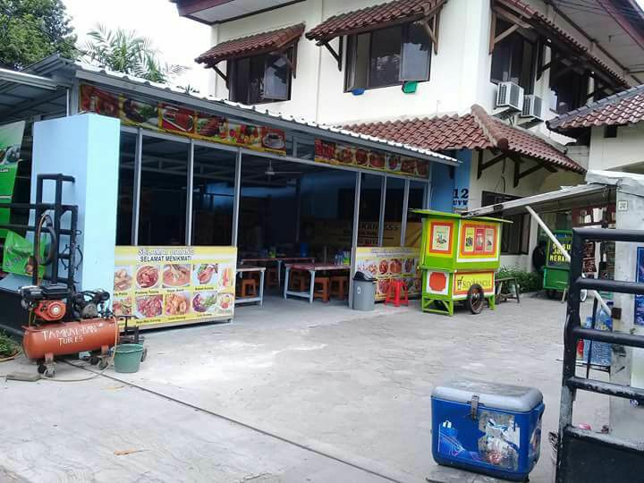 Kantor Penghubung Dipenuhi PKL