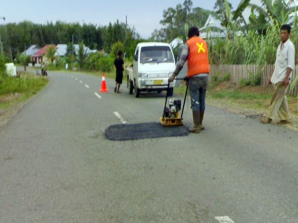 Pembangunan Jalan Provinsi Dilidik