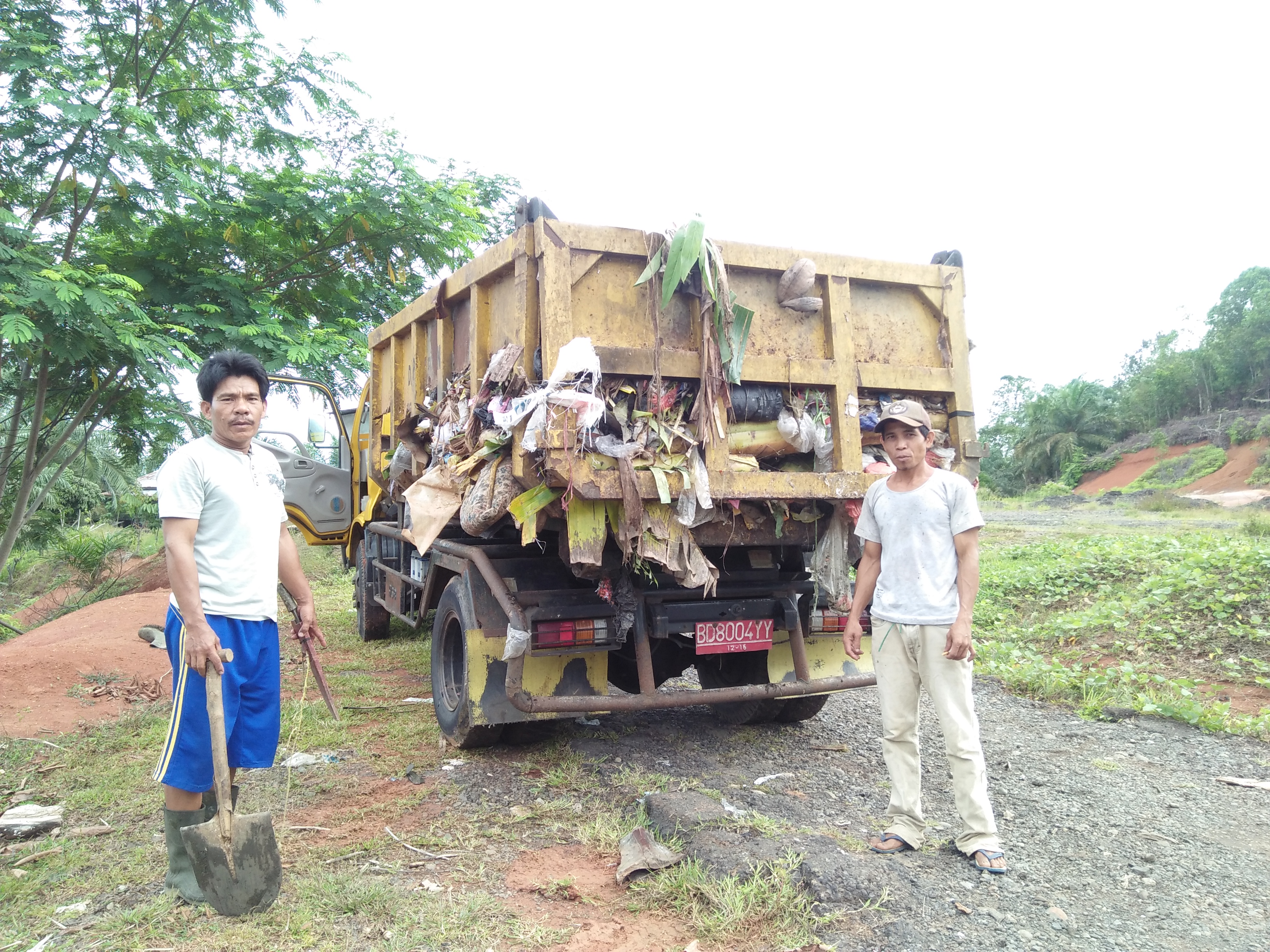 Truk Sampah Tak Layak Pakai