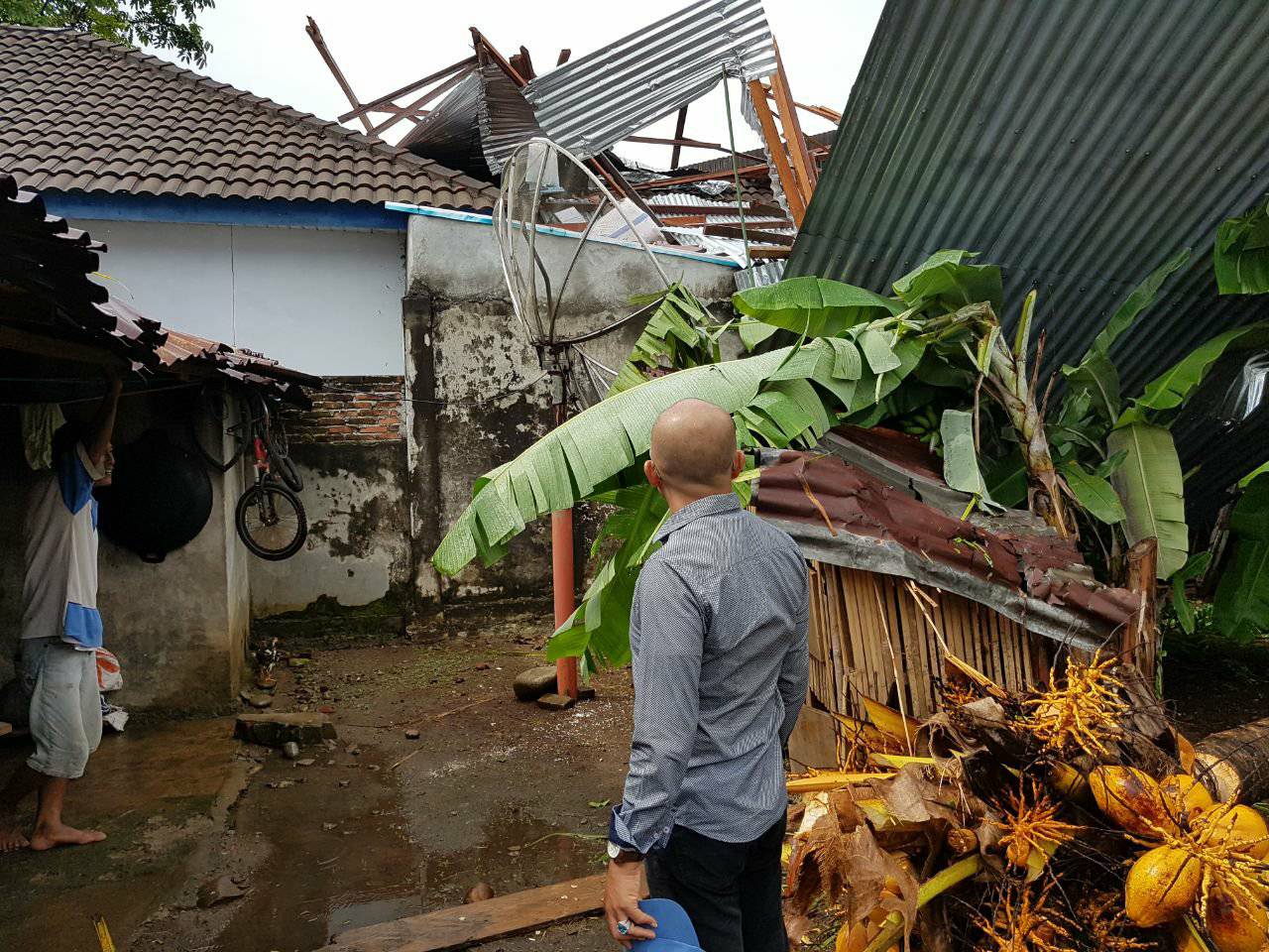 Badai, Atap 5 Rumah Rusak