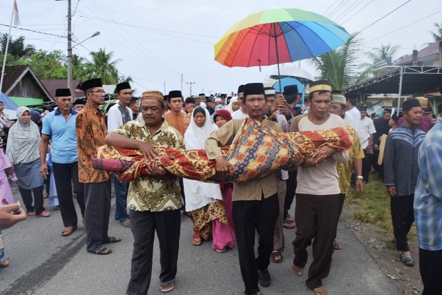 Kepergian tiga pelajar putri ini meninggalkan duka bagi keluarga, guru dan teman-teman sekolahnya. Tak menduga