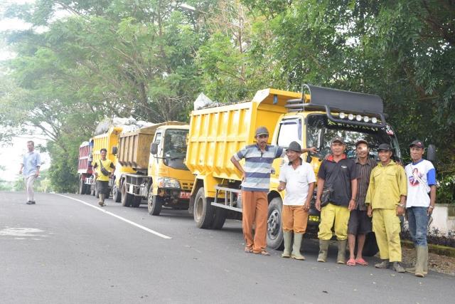 TPST Diblokir, Sampah Menumpuk