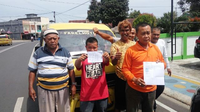 Angkot Tolak Masuk Koperasi