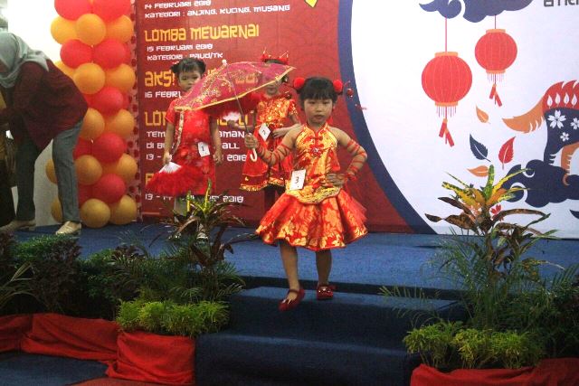 Fashion Show Anak Meriahkan Festival Imlek 2018