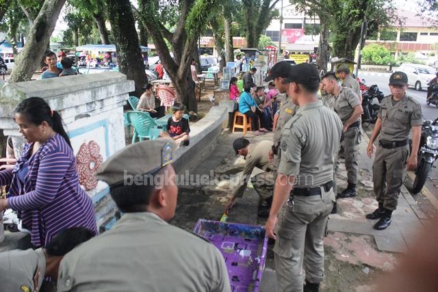 Sambut Dubes AS, Pedagang Ditertibkan