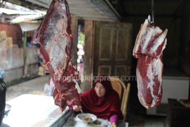 Dispertan Rejang Lebong Pastikan  Stok Daging Aman