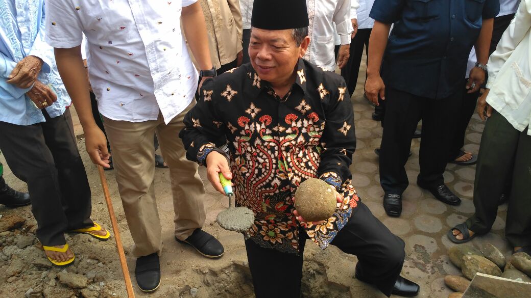 Peringati Isra’ Mi’raj, Pemkot Serahkan Bantuan Pengembangan Masjid