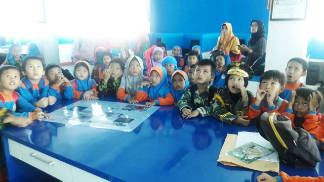 Siswa TK Insan Kamil Islami School Kunjungi Graha Pena Bengkulu Ekspress