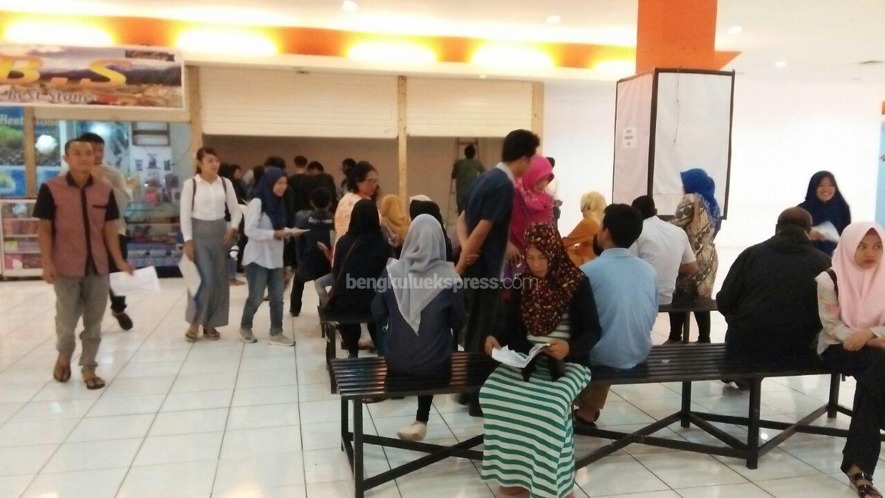 Dukcapil Kota Bengkulu Lakukan Perekaman E-KTP di Mall