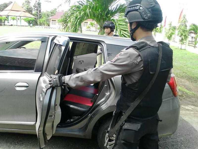 Tembak Ditempat Pelempar Mobil