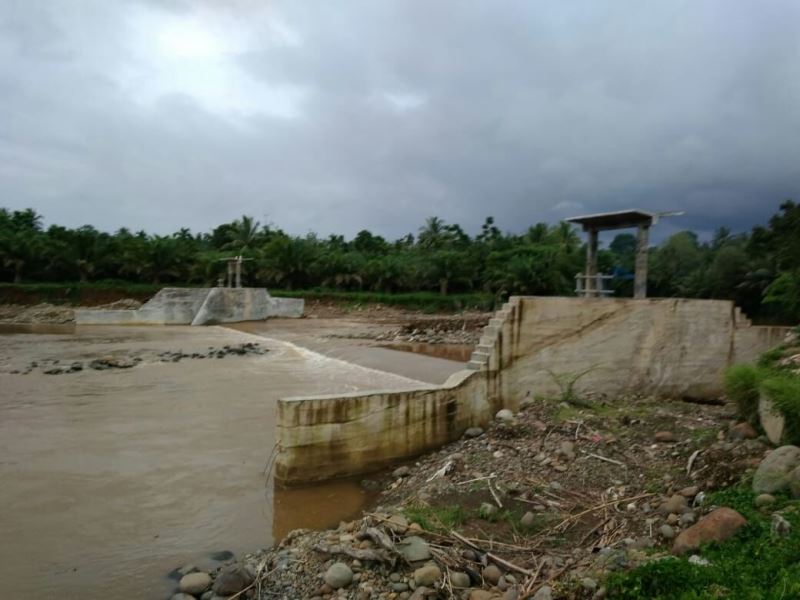 Proyek Bendungan Tak Selesai