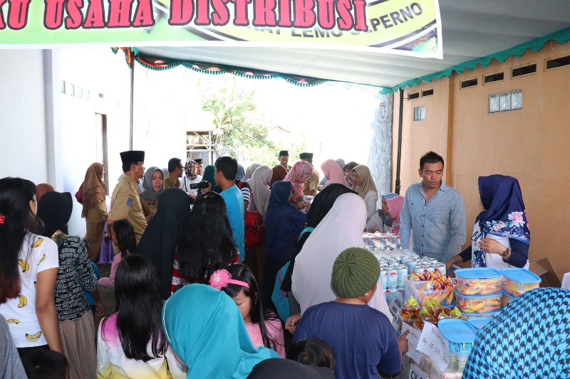 Pasar Murah Gubernur Diserbu