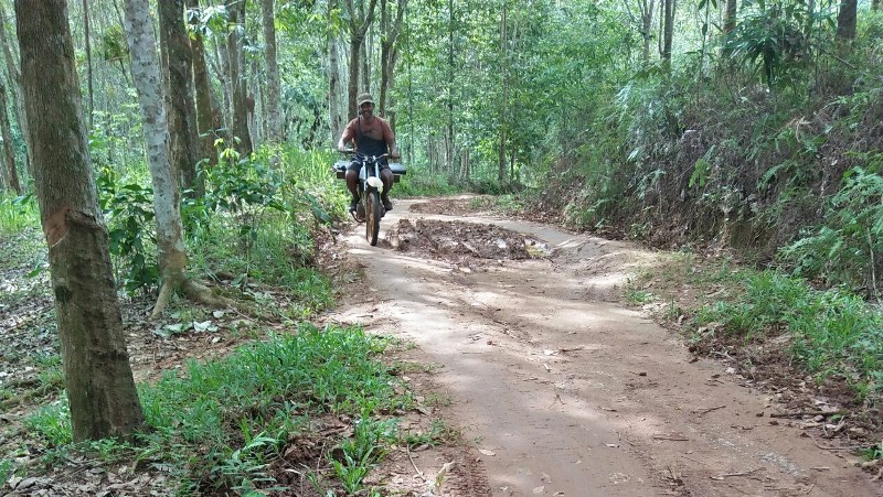 Warga Minta  Jalan Sentra Perkebunan Dikoral