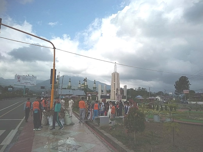 Tugu Presedium Sarang Sampah