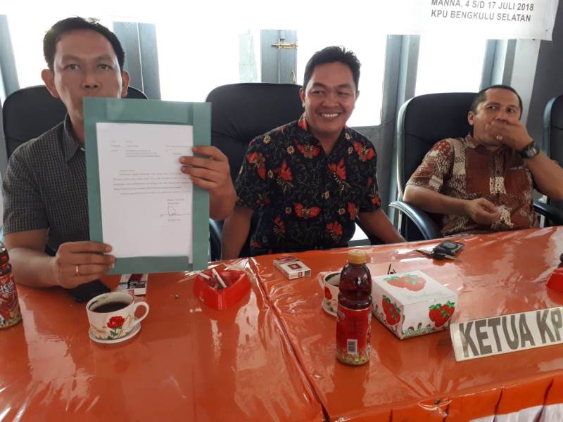 Ketua KPU Bengkulu Selatan  Mengundurkan Diri