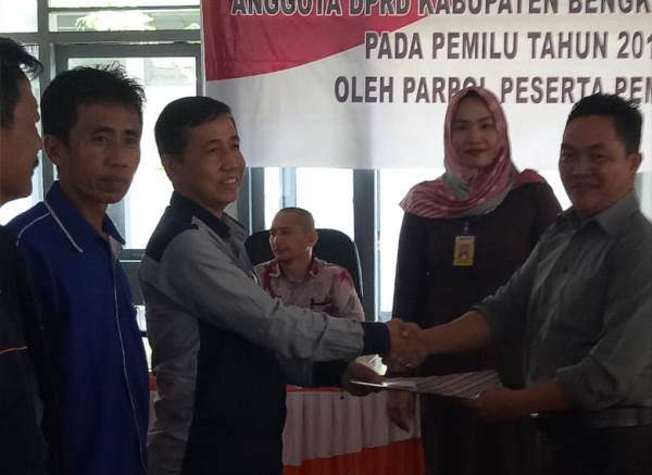 Tiga Parpol Daftarkan Caleg Sisanya Diperkirakan Hari ini