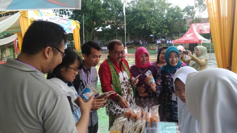 Tuan Rumah LDBI, SMAN 4 Bazar Kewirausahaan