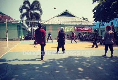 SMKN 1 Bengkulu Gelar Lomba Voly Pakai Helm