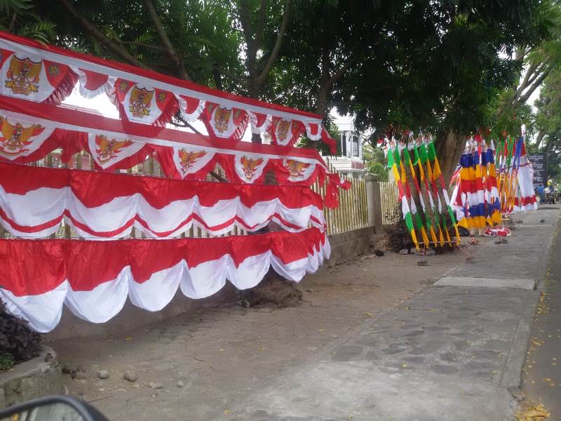 Penjual Bendera  Mulai Menjamur