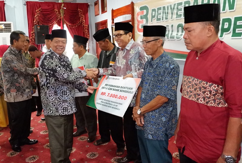 Bank Bengkulu Salurkan  Bantuan CSR Rp 105 Juta