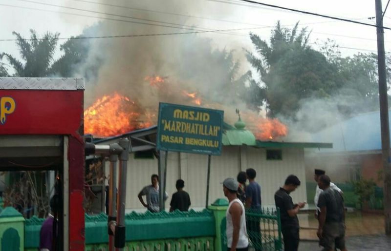 Masjid di Pasar Bengkulu Terbakar