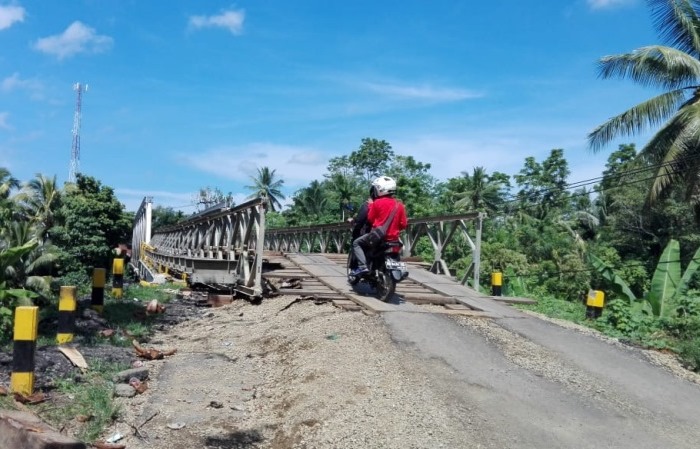 Jembatan Darurat Mulai Rusak