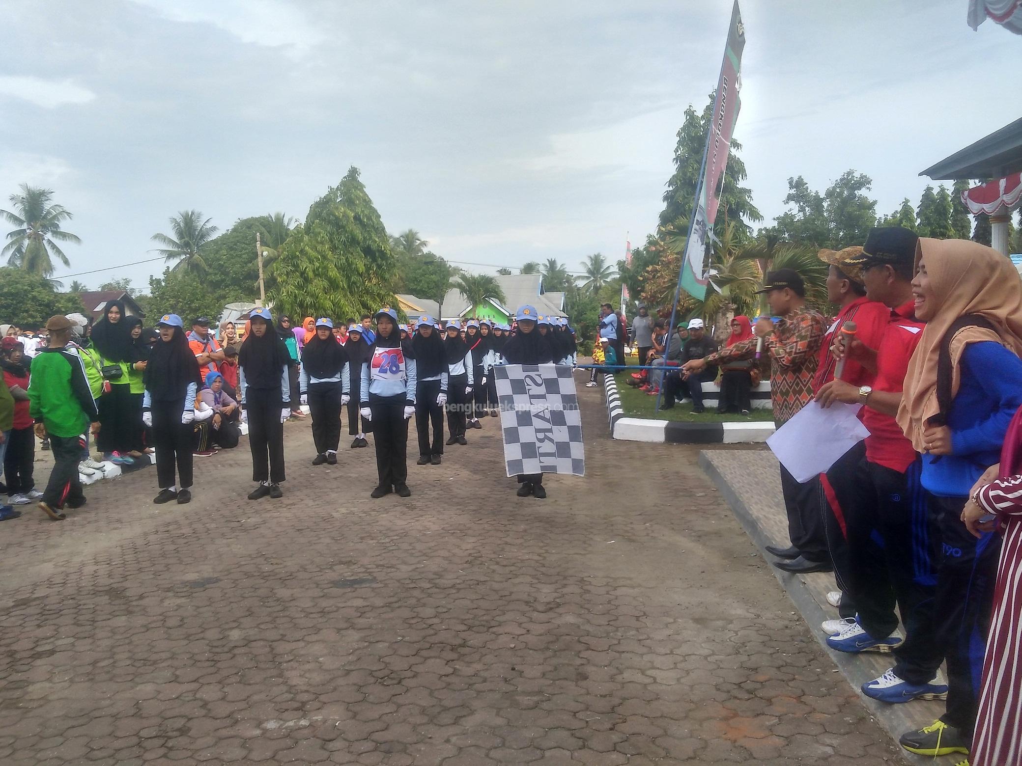 77 Tim Ikut Lomba Gerak Jalan