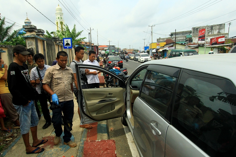 Pelaku Pecah Kaca Diburu